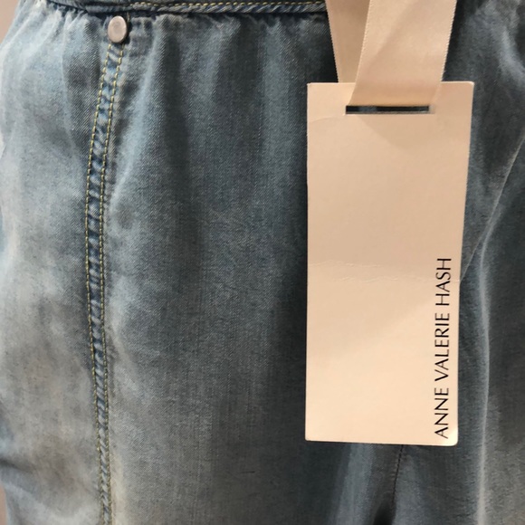 Asymmetric Fly Cropped Jeans by ANNE VALERIE HASH - Picture 3 of 4